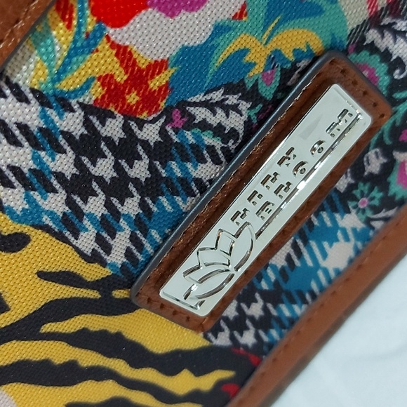 31. LILY BLOOM FLAP CROSSBODY BAG NWT! - Picture 2 of 3